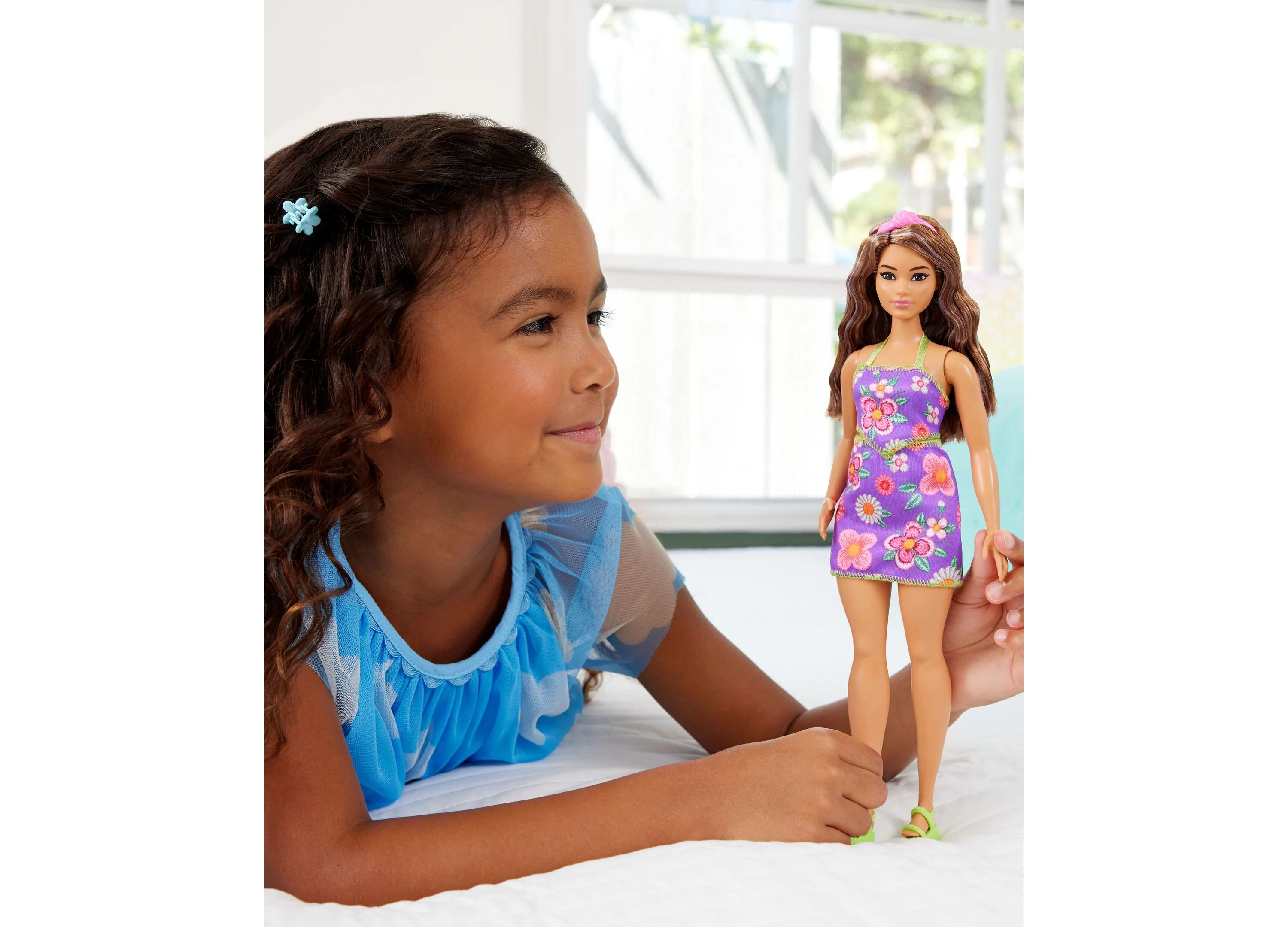 Barbie Fashionistas Doll - Floral Halter Dress with Accessories - Image 5