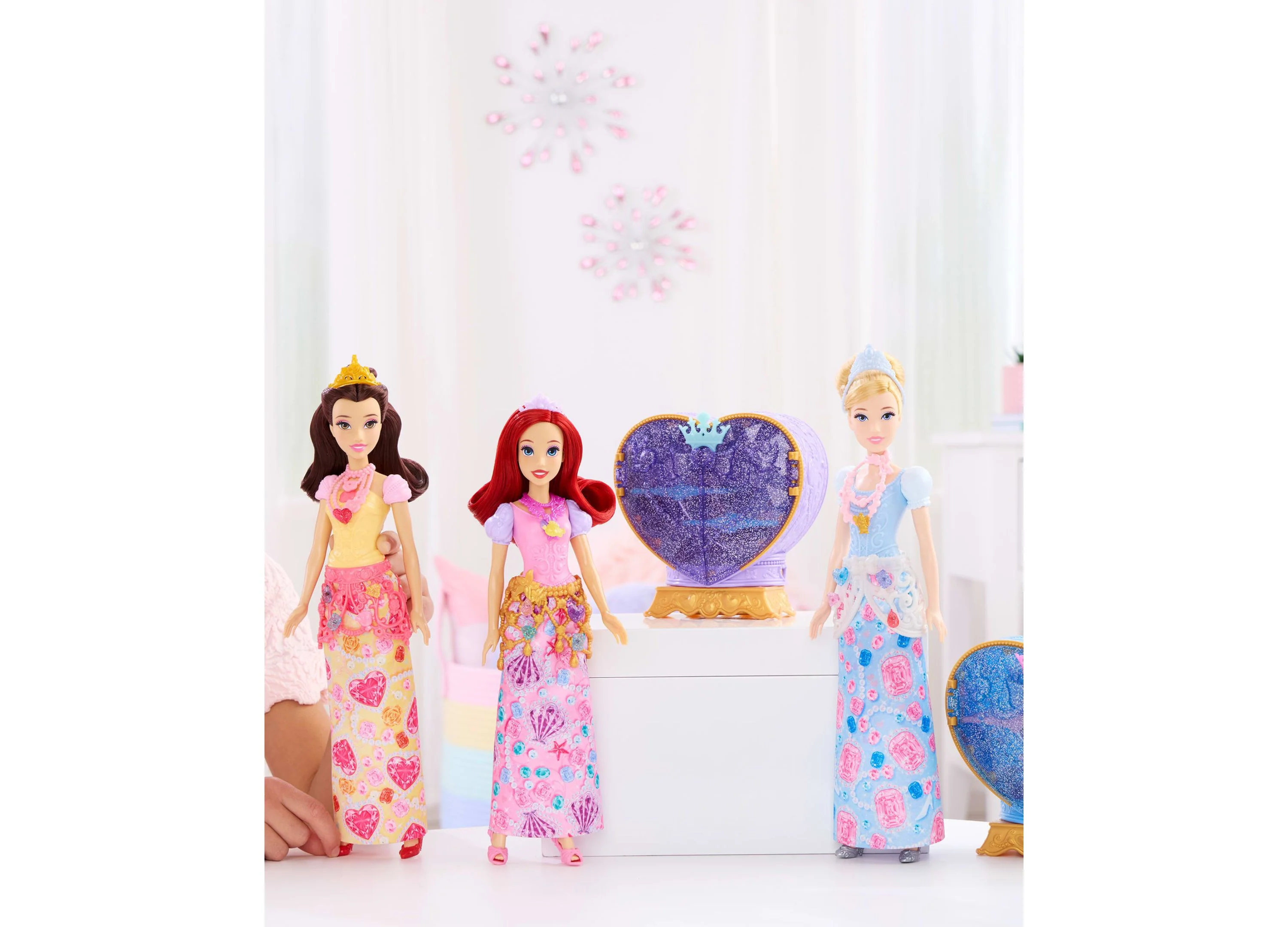 Disney Princess - Jewel Reveal Ariel Fashion Doll - Image 6