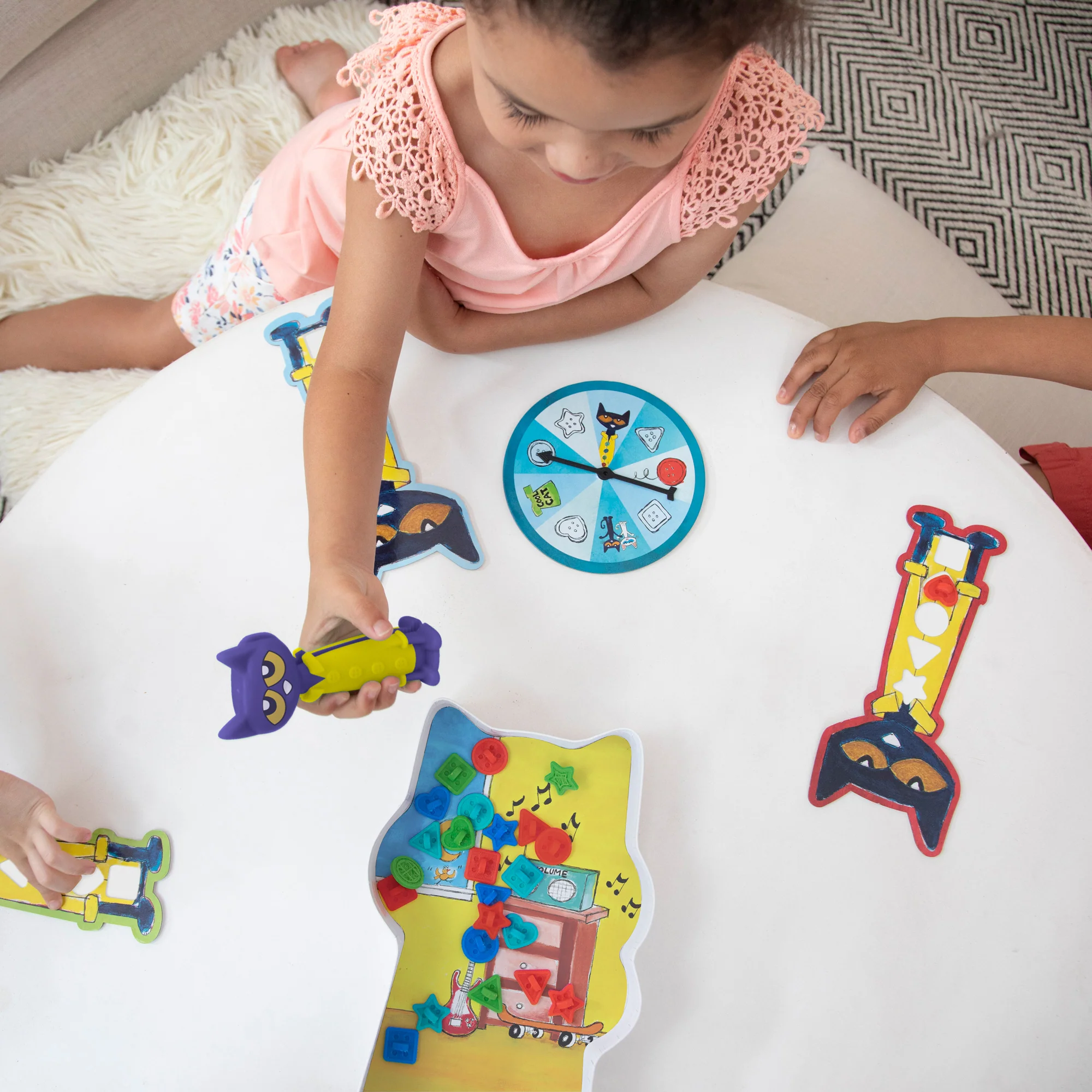 Educational Insights Pete the Cat I Love My Buttons Game - Interactive Matching Board - Image 5