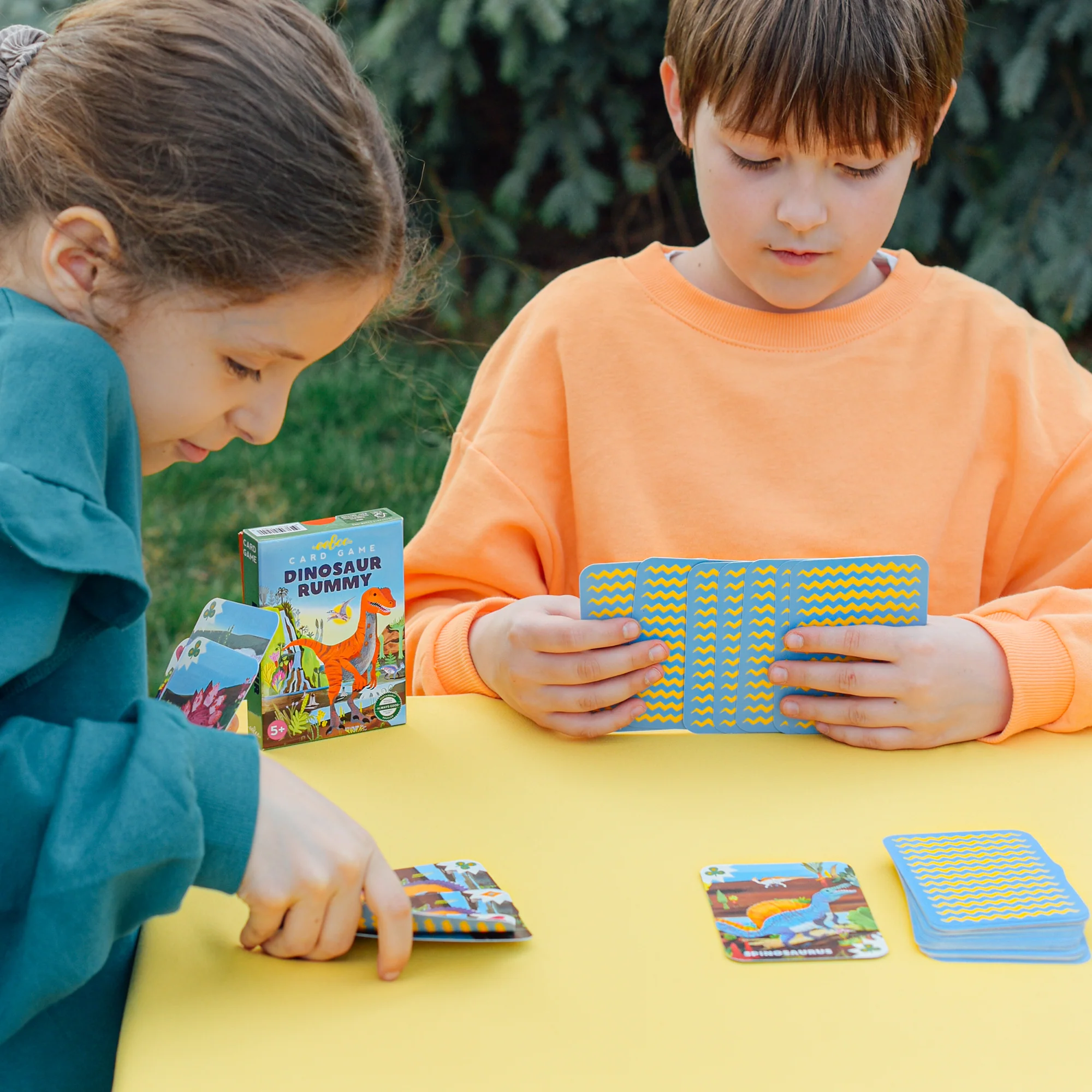 eeBoo Dinosaur Rummy Card Game for Kids - Image 5