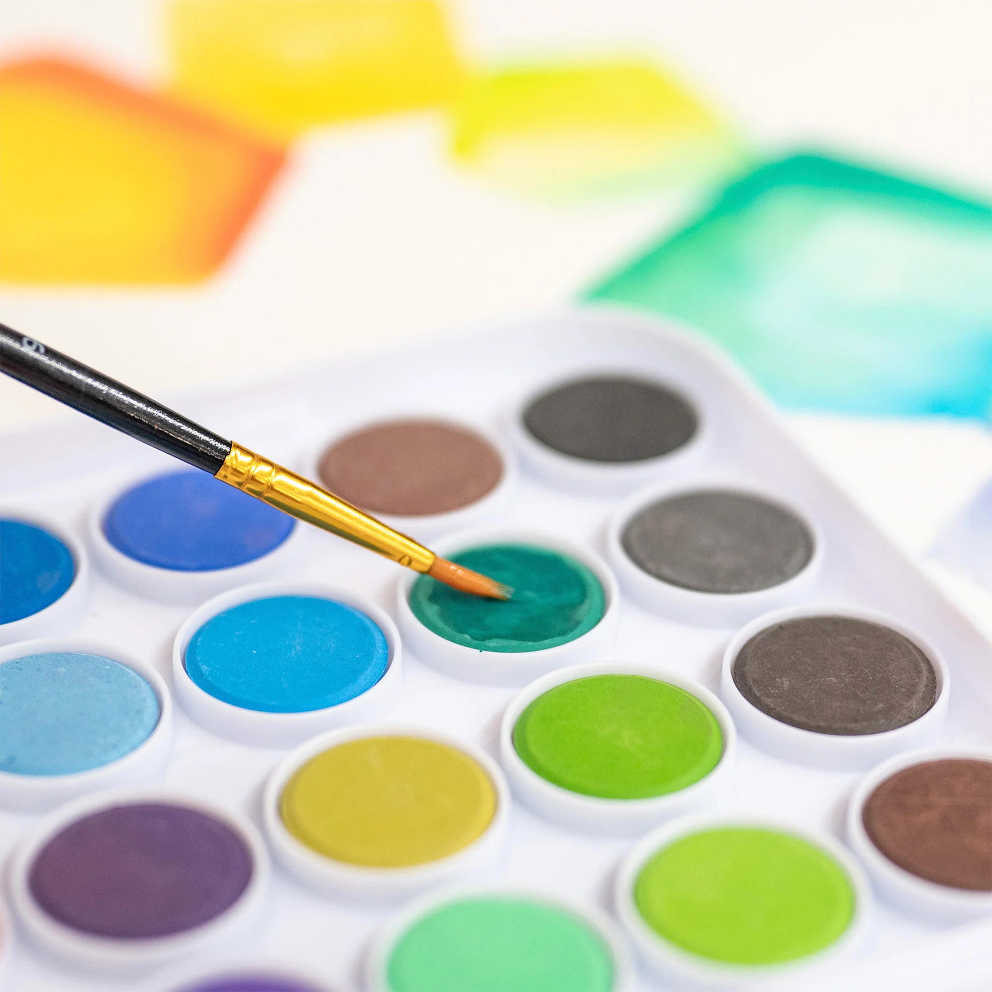 Brea Reese Essential Watercolor Paint Set - 36 Colors With Brush - Image 4