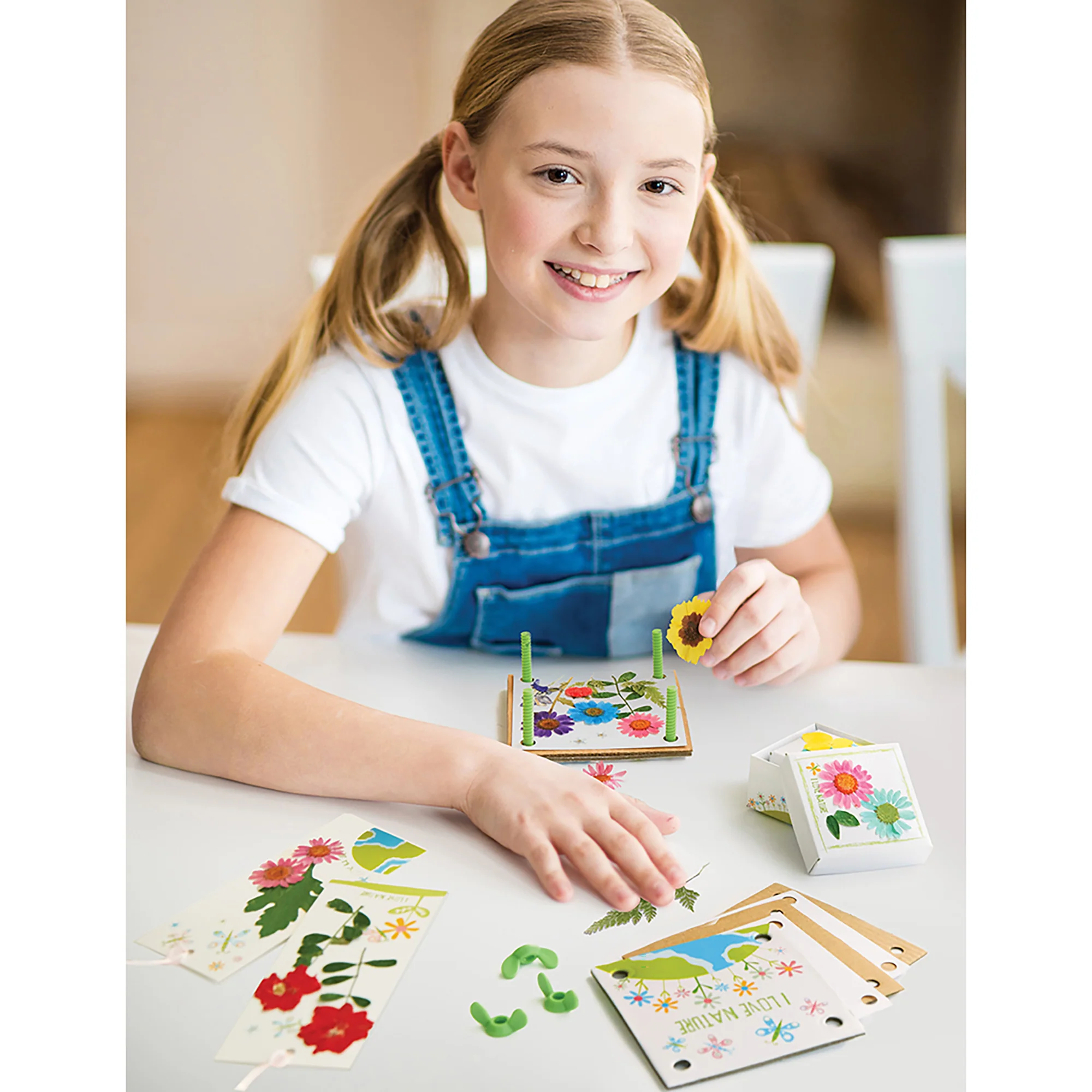 4M Green Creativity Pressed Flower Art Kit With 4-Inch Press - Image 5