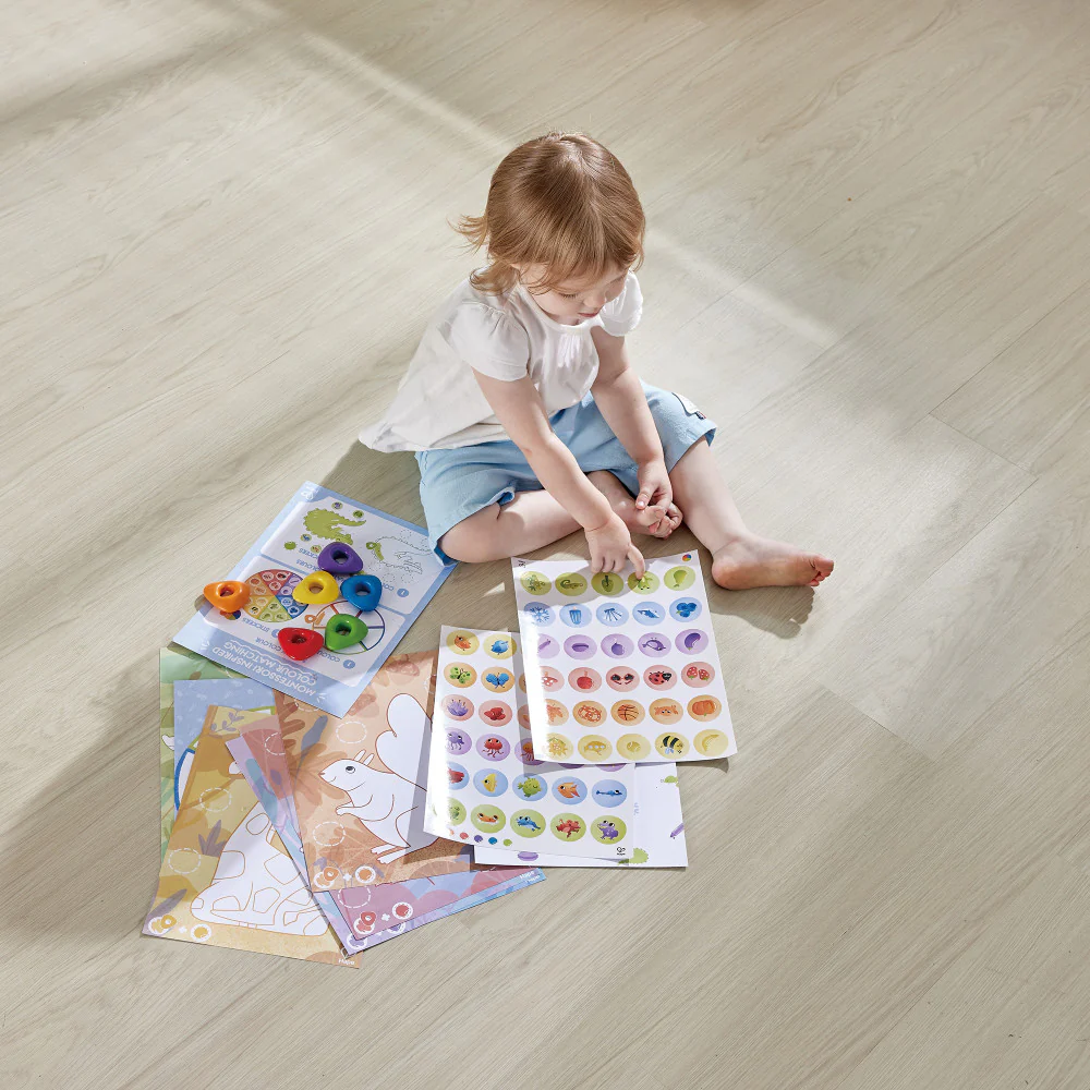 Hape Animal & Nature 18pc Crayon Coloring Art Set - Image 9