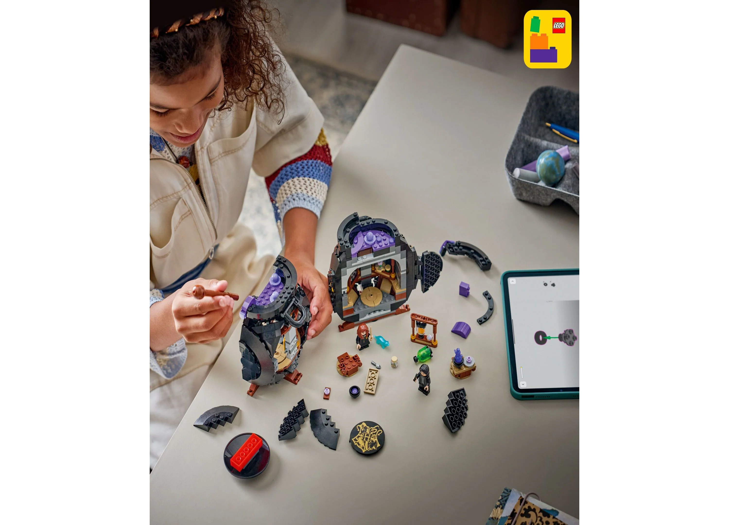 LEGO Harry Potter 652-Piece Secret Potions Classroom Building Kit - 76464 - Image 3