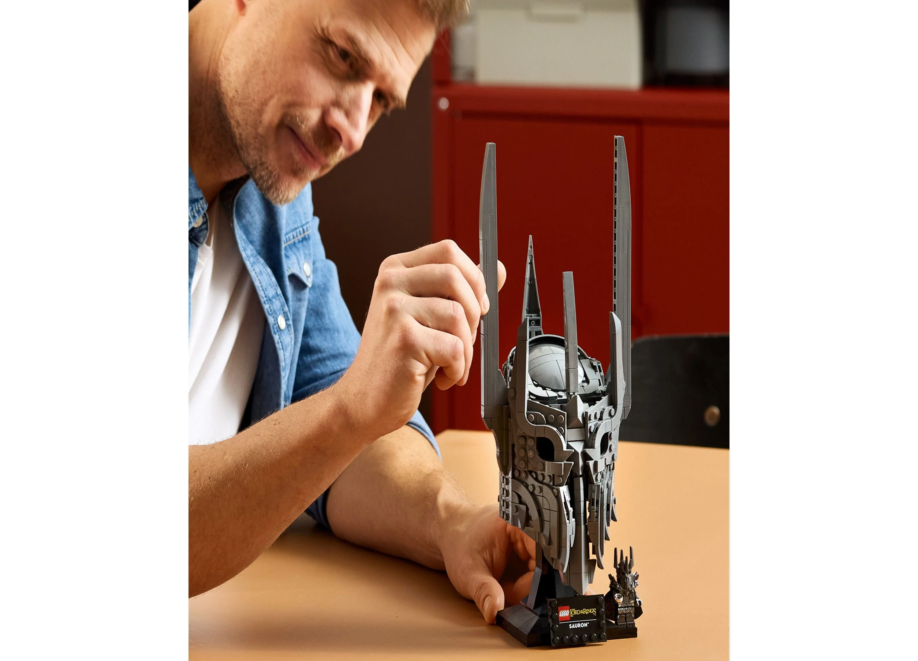 LEGO® Icons Sauron’s Helmet Display Model Kit, 11373 - Image 4