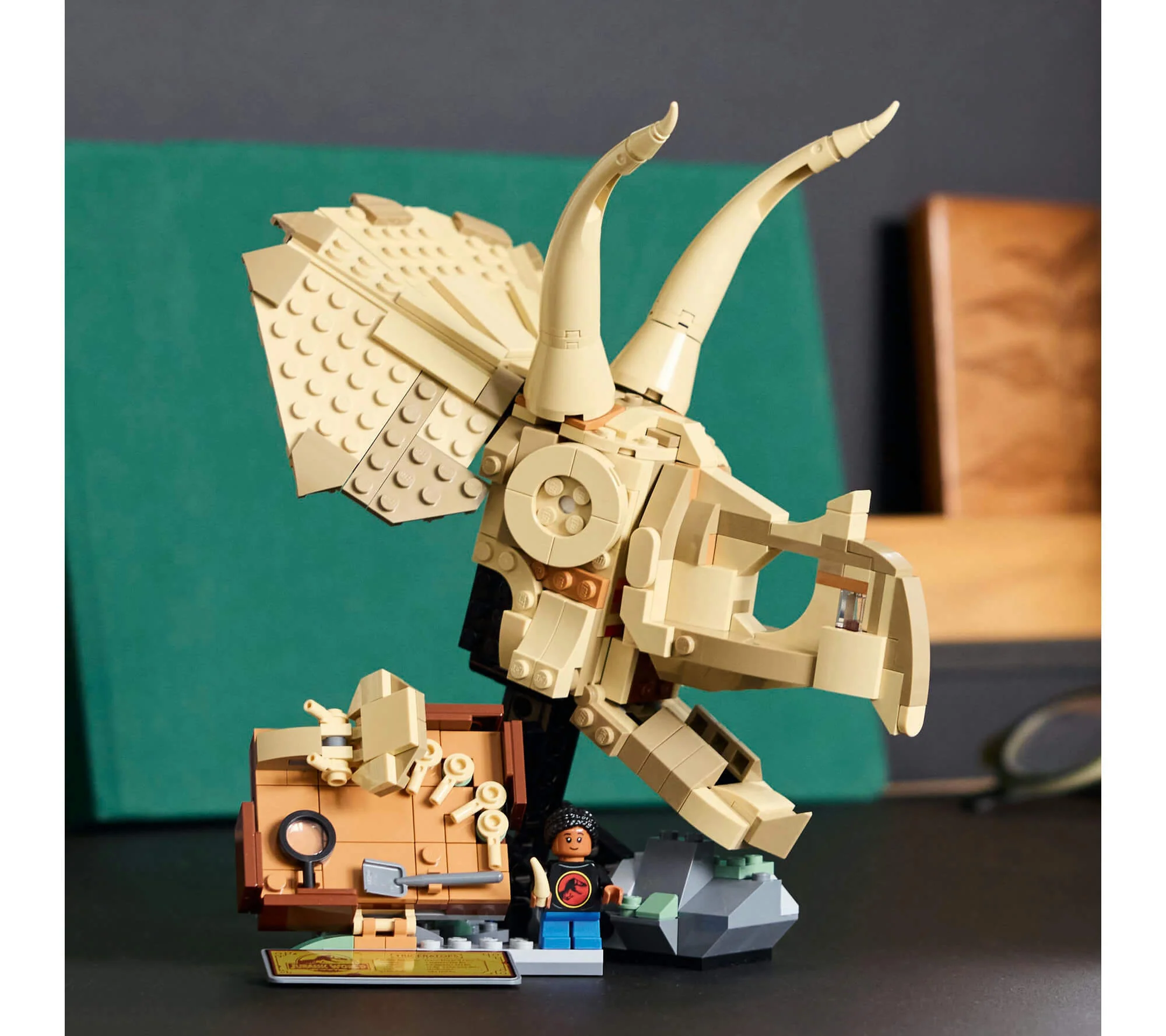 LEGO Jurassic World Dinosaur Fossils Triceratops Skull Model Set 76969 - Image 4