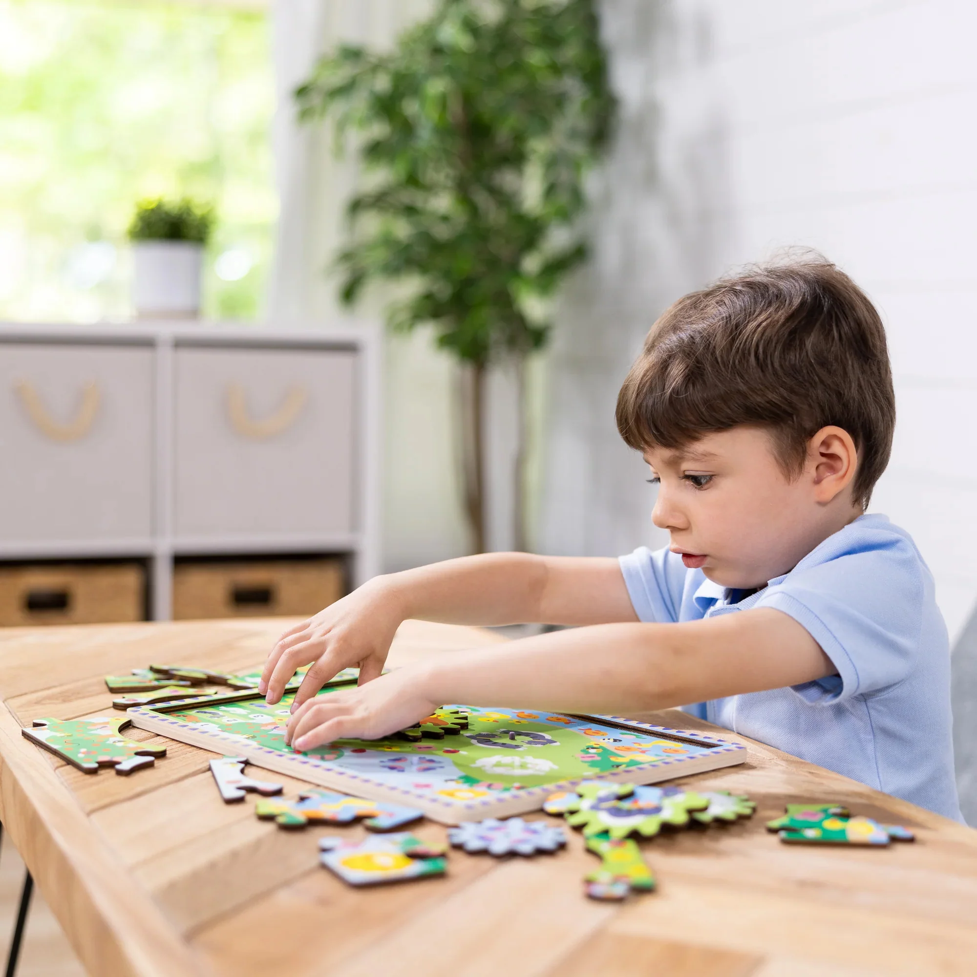 Melissa & Doug Animal Chase I-Spy Wooden Gear Puzzle - 24 pc - Image 4