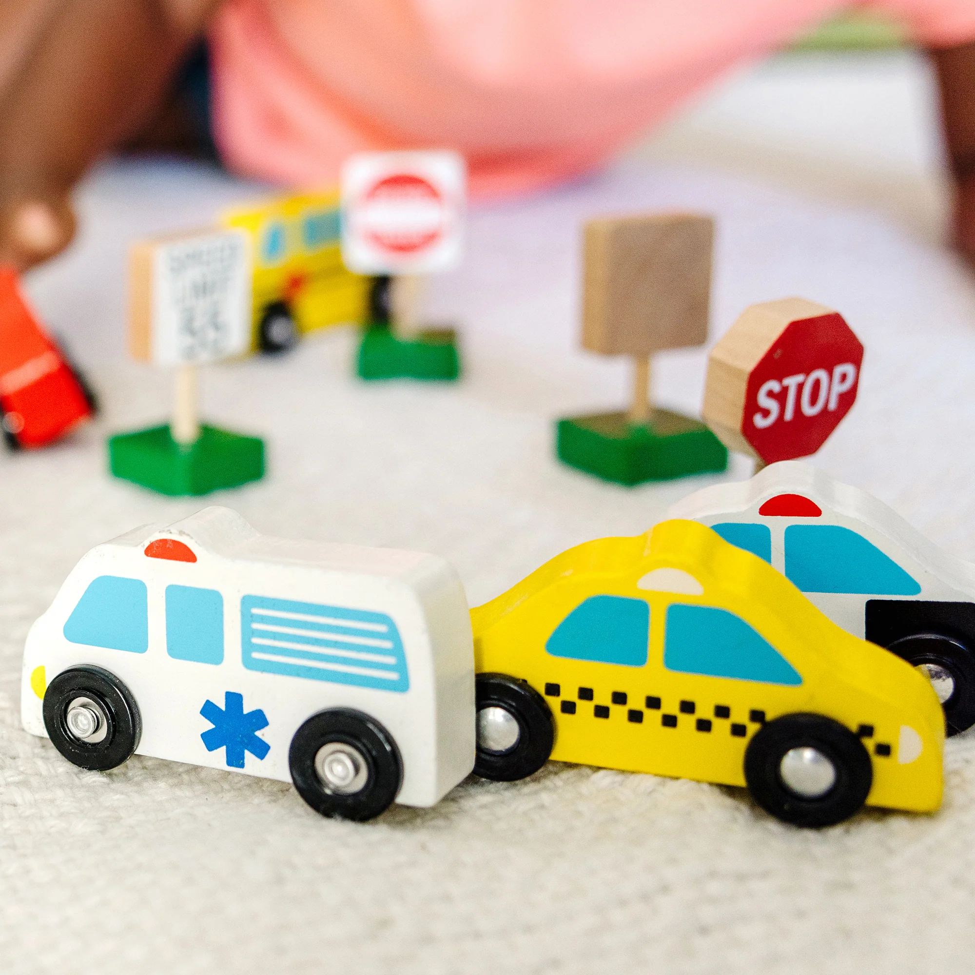 Melissa & Doug Wooden Traffic Adventure Play Set - 15 Pieces - Image 5