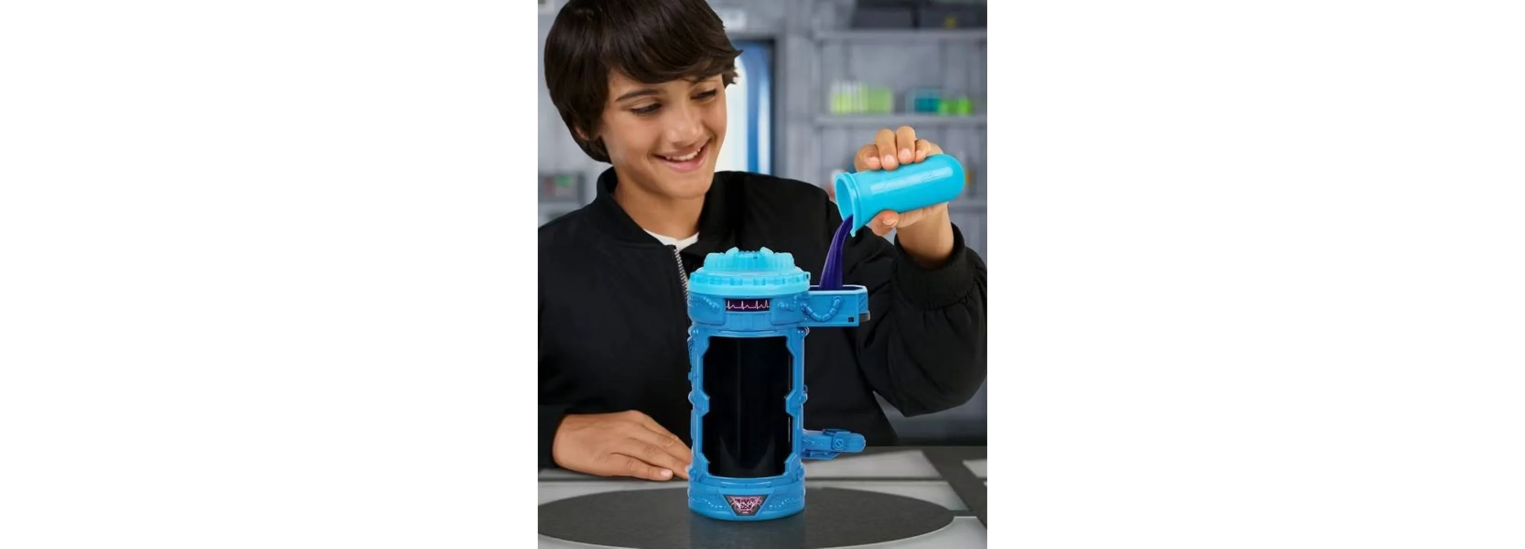 Mr Beast Hyper Fusion 10.2-inch Action Figure – Lightning Panther - Image 3