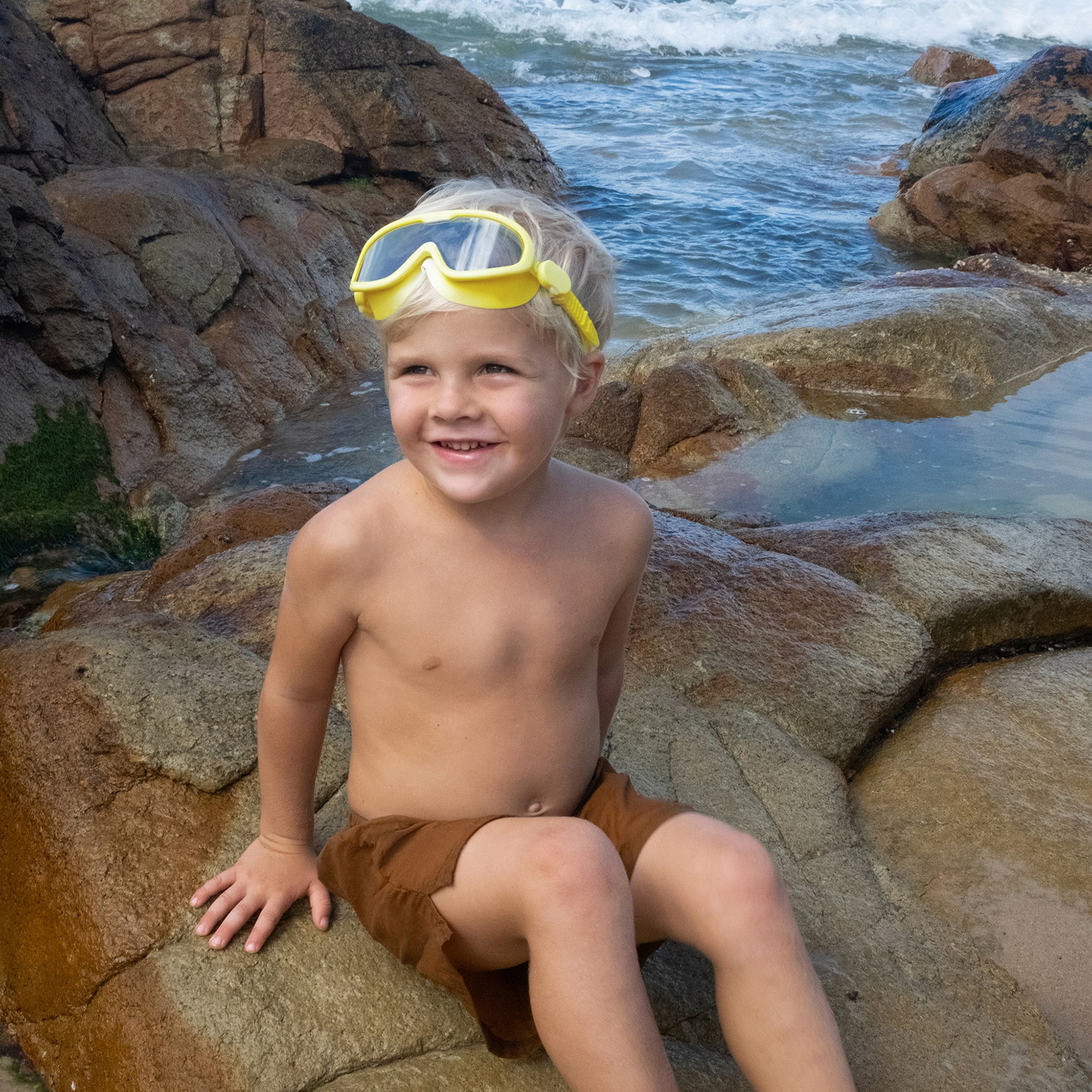 Sunnylife Kids Neon Yellow Shark Swim Mask - Salty The Shark Series - Age 3+ - Image 3