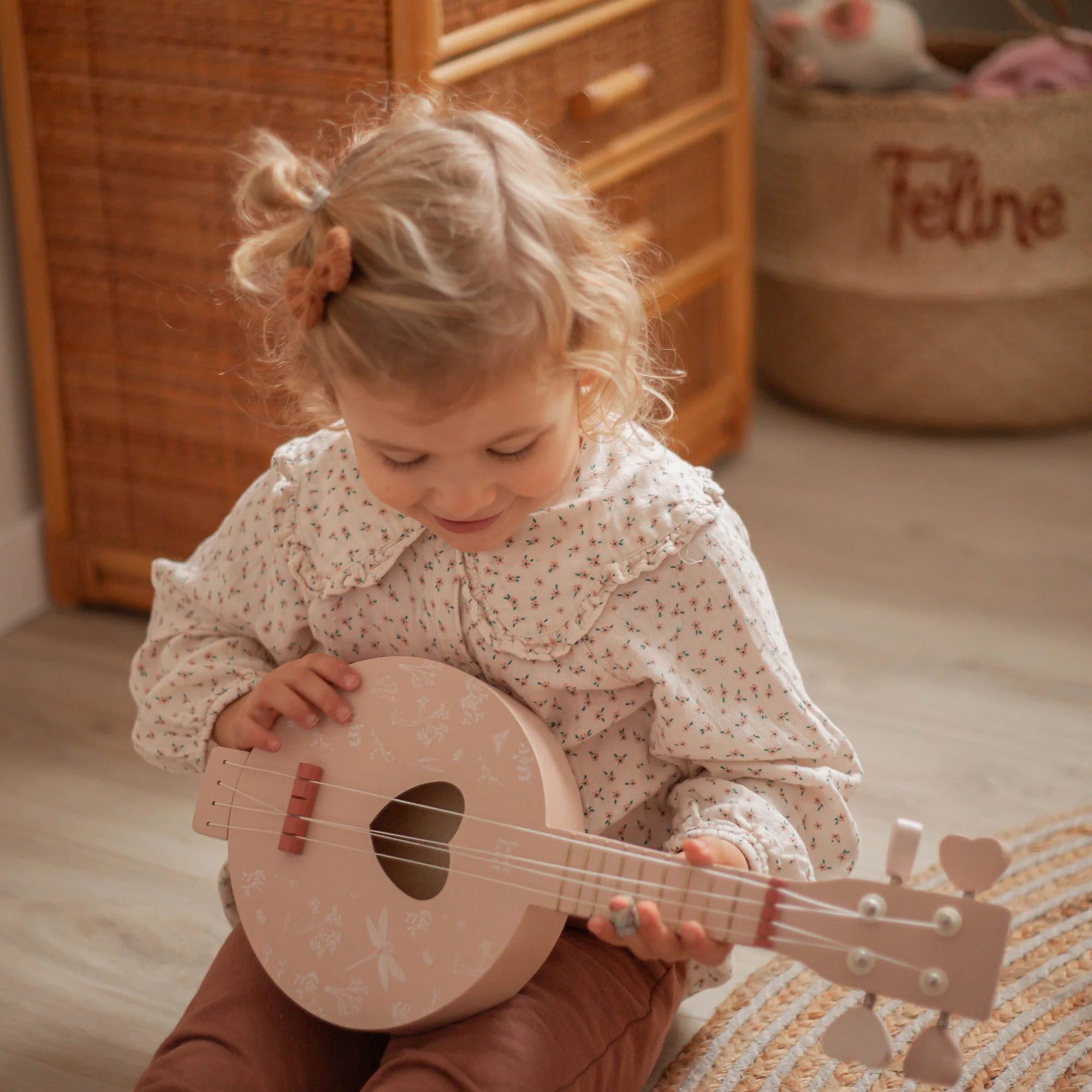 Wooden Banjo: Pink - Image 3