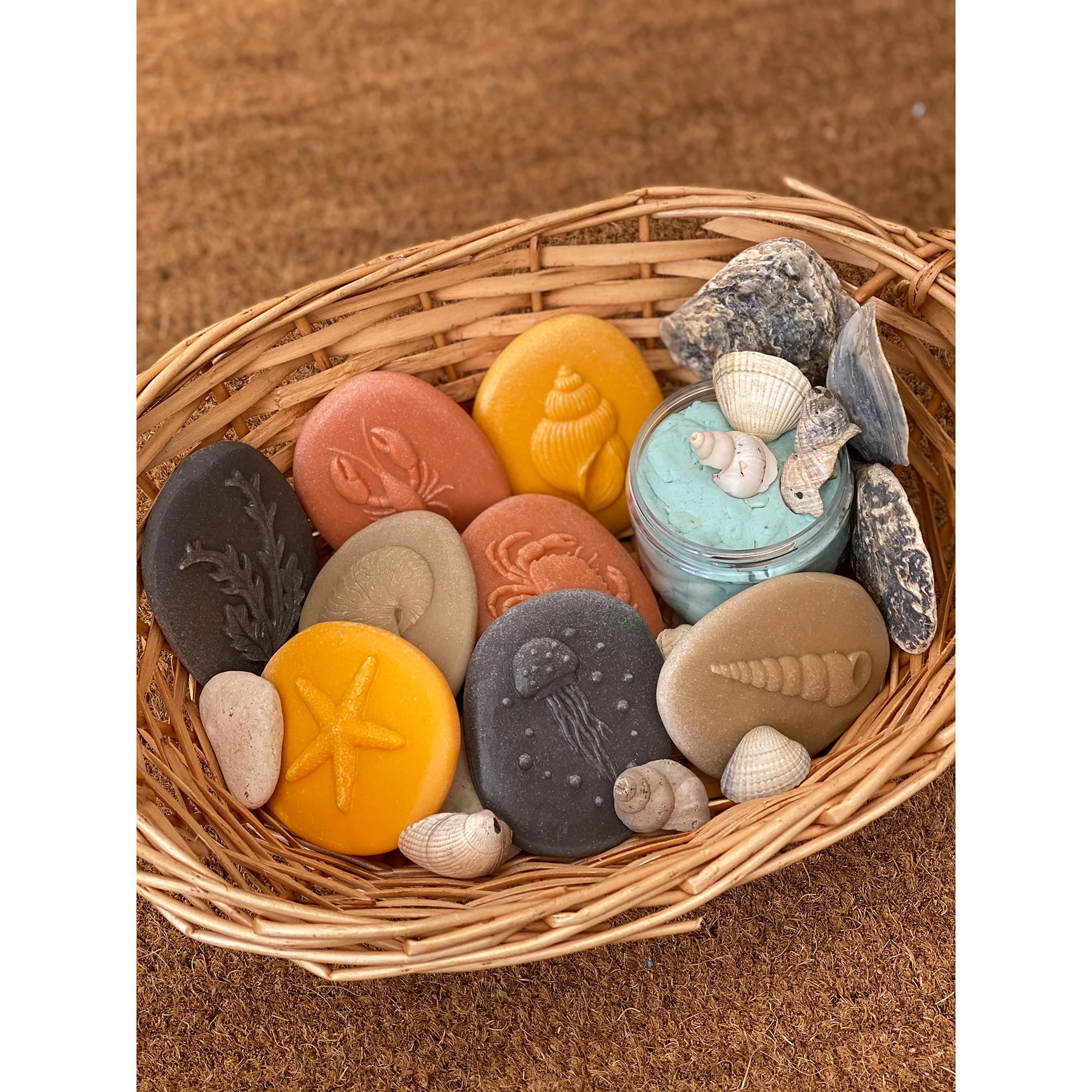 Yellow Door Let's Investigate - Seashore Exploration - Set of 8 Stone Figures - Image 3